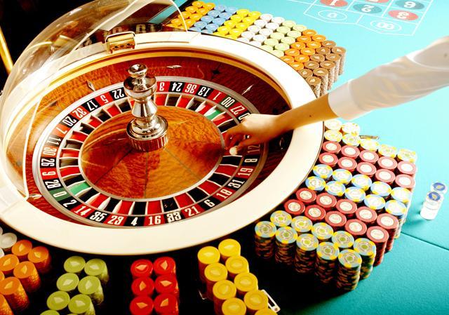 亡国のカジノ解禁法案が修正可決。